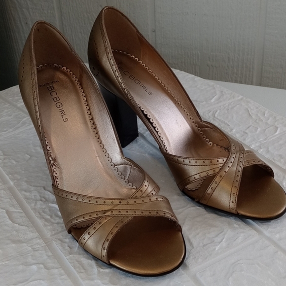 BCBG girls Max Azria high heels gold color - Picture 2 of 11